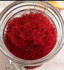 Pure 200% original saffron import from iran 1 gram 1000 and 5 gram 3000 and 10 gram 6000 With delivery charge