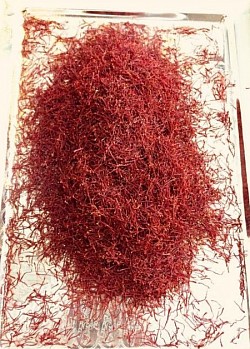 Pure 200% original saffron import from iran 1 gram 1000 and 5 gram 3000 and 10 gram 6000 With delivery charge